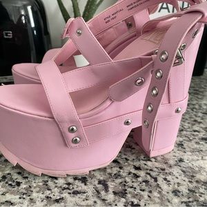Yru nightcall heel